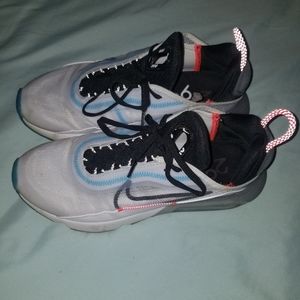 Nike Airmax 2090 womens 9.5 worn very little